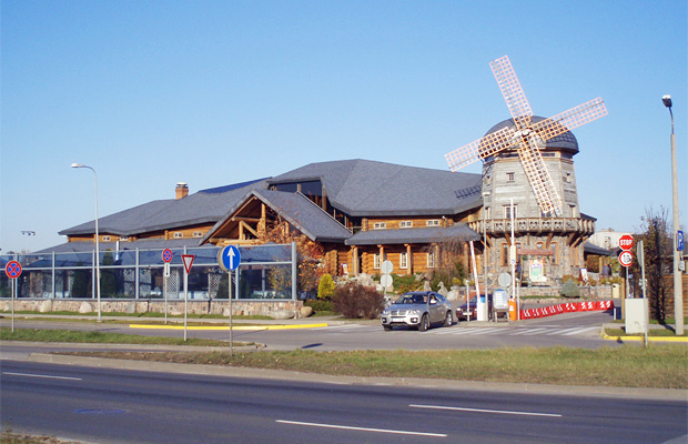 Lido dzirnavas, bitumena šindeļa jumta segums